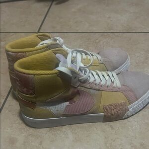Nike Men’s High-Top Sneakers in Yellow and Pink